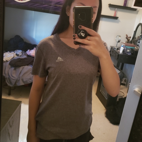 Adidas tee - Picture 5 of 5